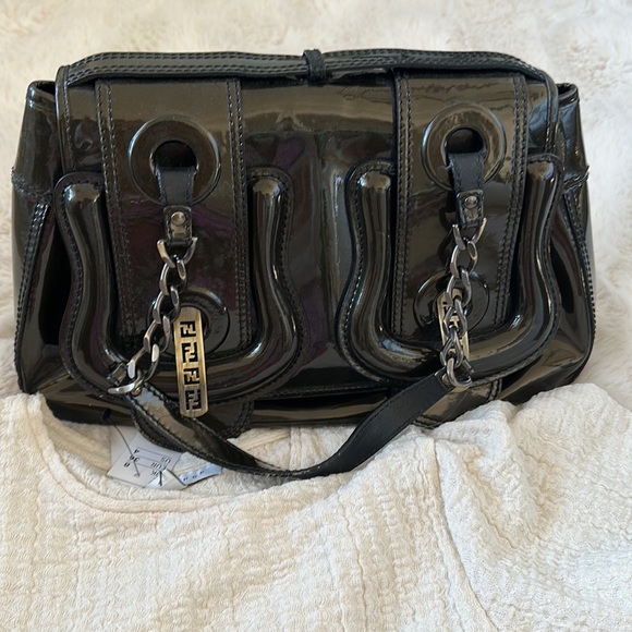 Very good condition FENDI PATENT LEATHER BAG - Picture 9 of 9